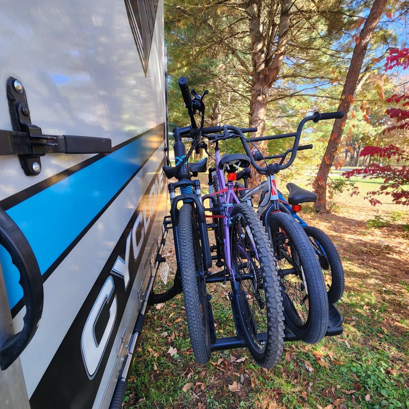 Hollywood Racks Destination 4 Hitch Bike Rack, Carries Up to 4 Bikes, Black customer photo 2