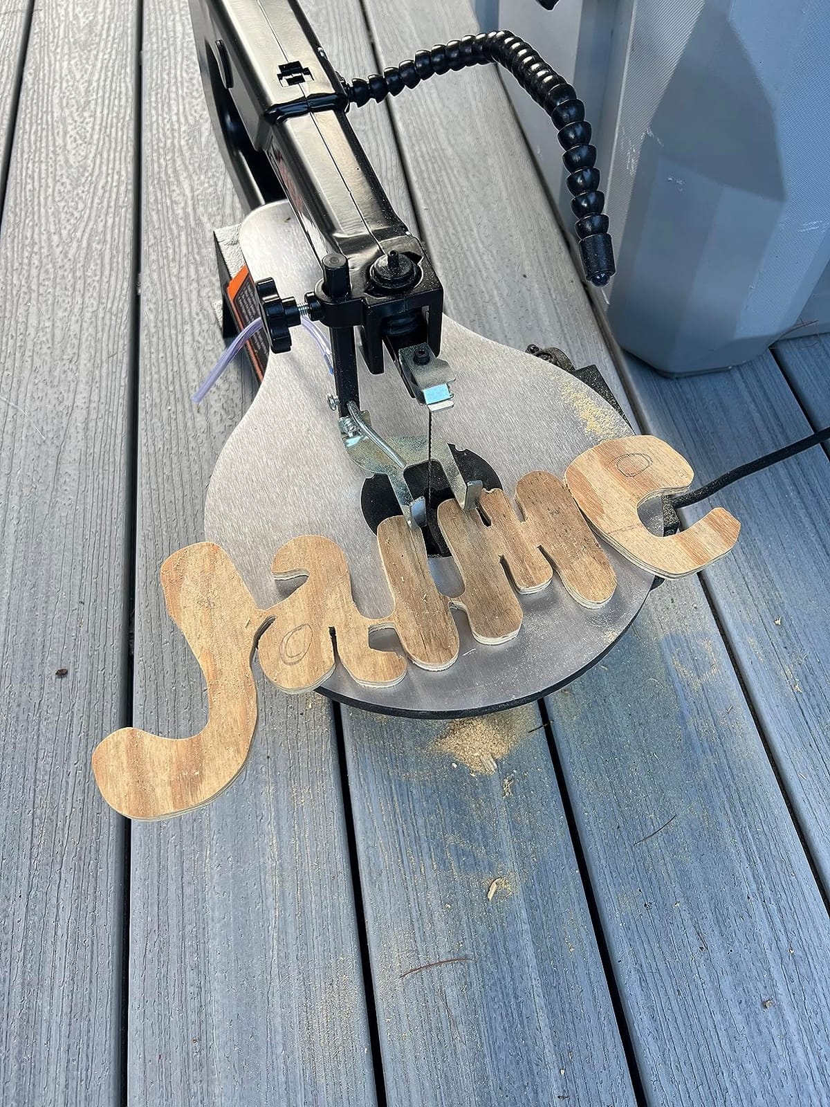 WEN Variable Speed Scroll Saw, 16-Inch with Work Light (3921) customer photo 1
