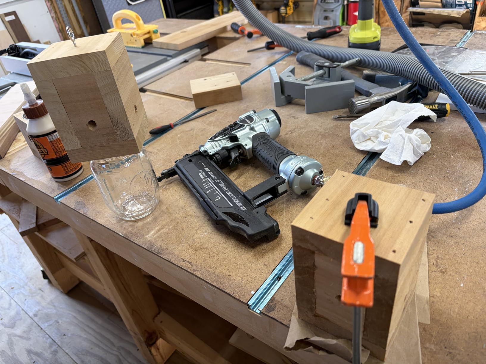 Metabo HPT Brad Nailer, Pneumatic 18 Gauge Adjustable Depth, NT50AE2 customer photo 1