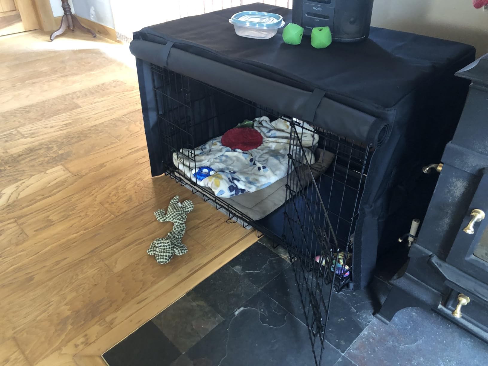 HONEST OUTFITTERS Dog Crate Cover 36 Inch Kennel for Medium Dog, Heavy Duty Oxford Fabric,with Double Door, Pockets and Mesh Window (37L x 24W x 25H,Black) customer photo 1