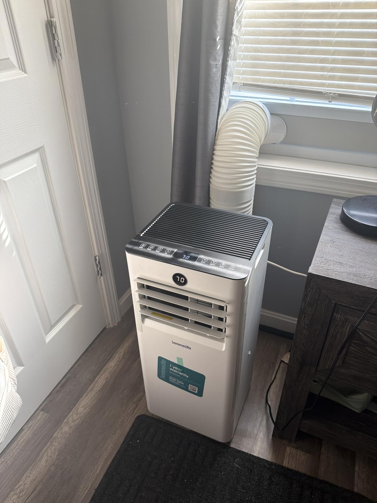 SereneLife Portable Air Conditioner With Heat & Built-in Dehumidifier 12,000 BTU, Portable Heater & AC For Rooms Up to 550 Sq. Ft. - Remote Control & Window Mount Exhaust Kit Included customer photo 2