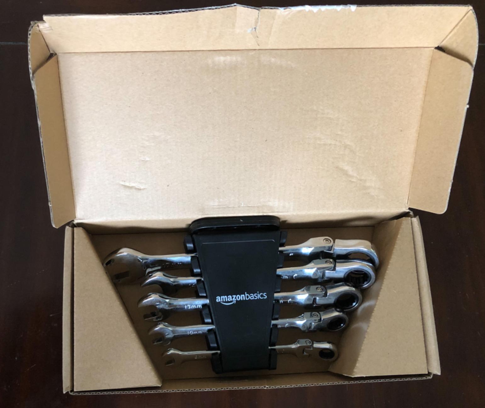 Amazon Basics 72-Tooth Ratcheting Combination Wrench Set, Chrome Vanadium Steel Flex Head, 5-Piece Metric, 180° Flexible customer photo 2