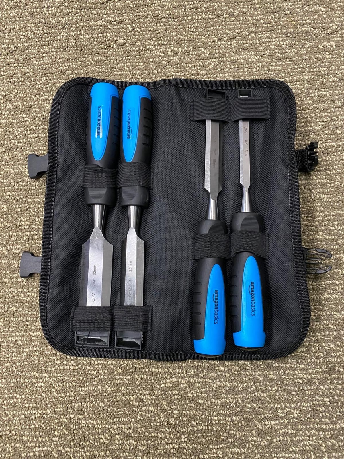 Amazon Basics 8-Piece Wood Chisel Set for Woodworking, with Honing Guide, Sharpening Stone and Storage Case, 1/4