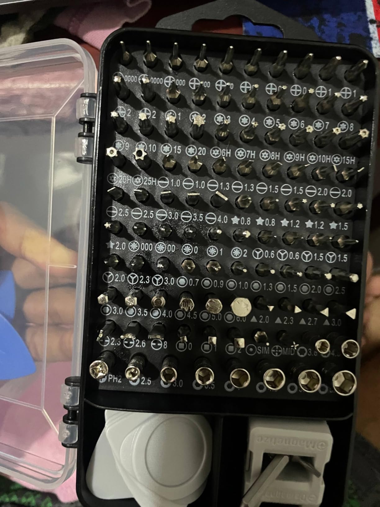 SHOWPIN Precision Computer Screwdriver Kit: 122PCS Laptop Screwdriver Sets customer photo 1