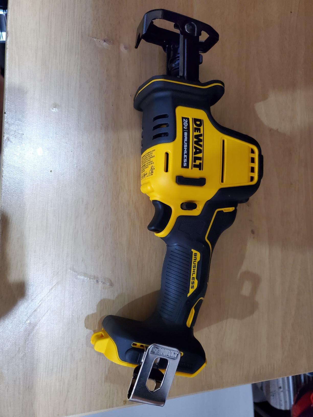 DEWALT ATOMIC 20V MAX* Reciprocating Saw, One-Handed, Cordless, Tool Only (DCS369B) customer photo 1