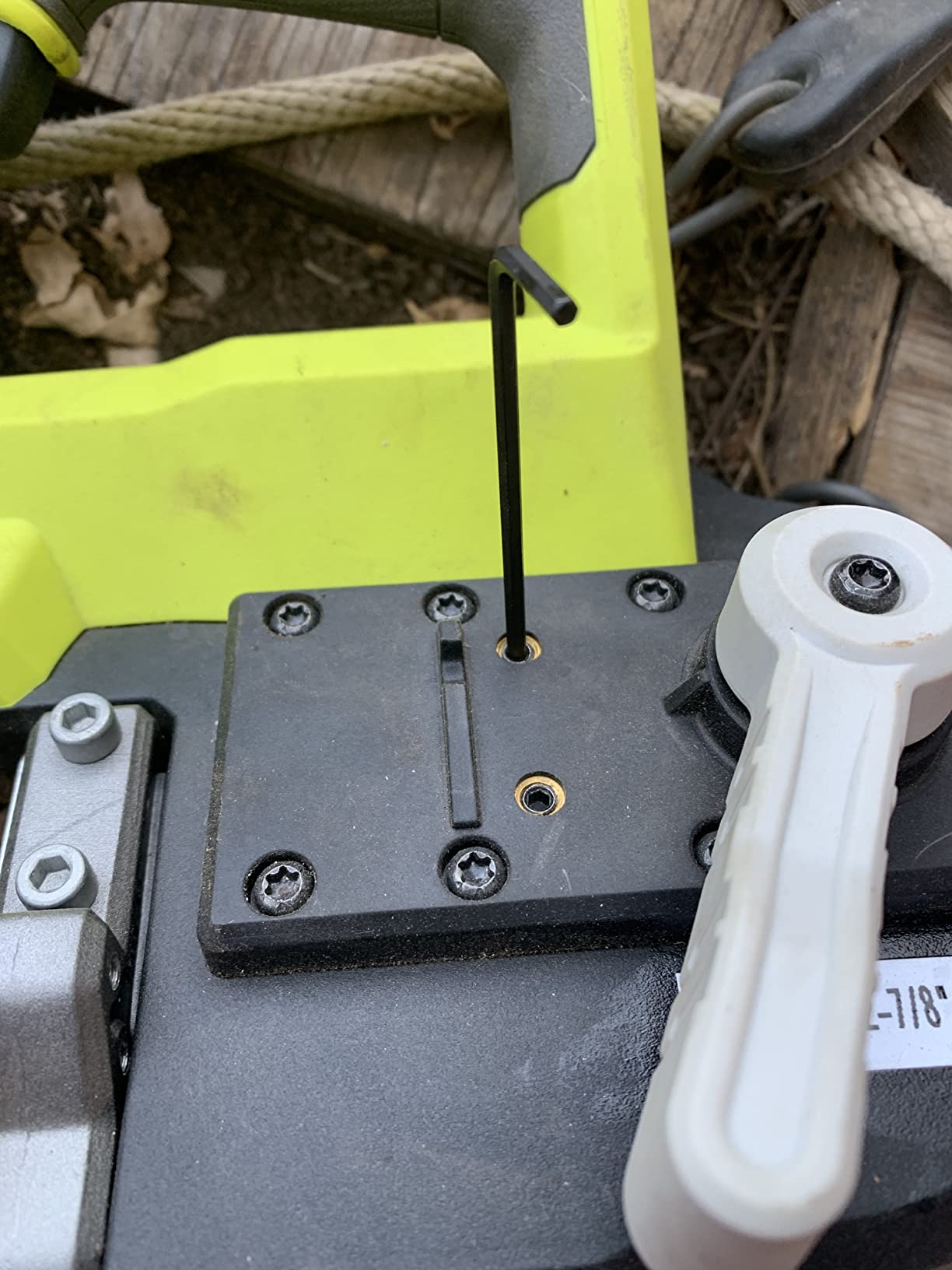 RYOBI ONEAND 18V Cordless 2-1/2 in. Compact Band Saw Tool ONLY P590 customer photo 2