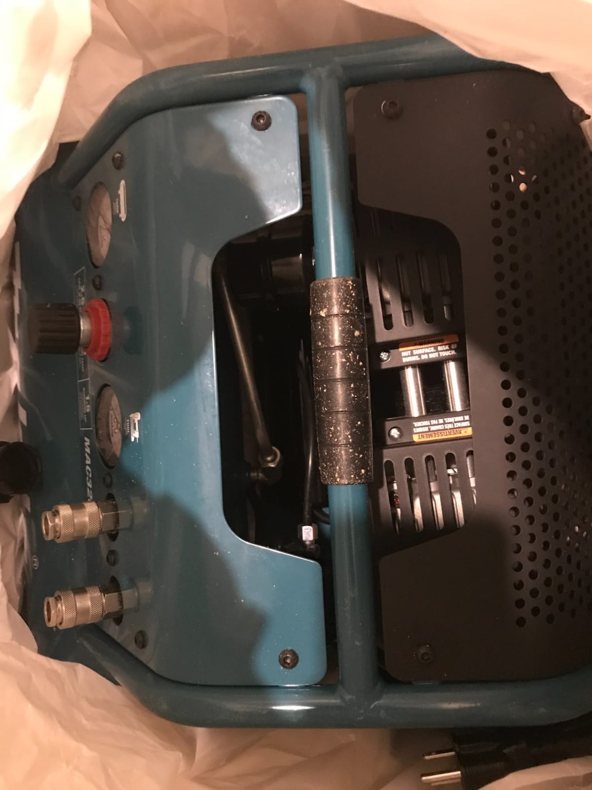 Makita MAC320Q Quiet Series 1-1/2 HP, 3 Gallon, Oil-Free, Electric Air Compressor customer photo 2