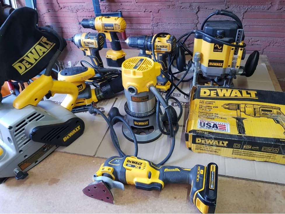 DEWALT 20V MAX XR Oscillating Tool Kit with Blades, 3 Speed Cordless Brushless Multitool, Up to 20,000 OPM, LED Light, Battery and Charger Included (DCS356C1) customer photo 2