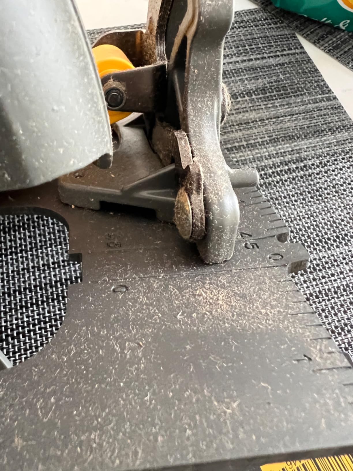 DEWALT FLEXVOLT 60V MAX* Circular Saw with Brake, 7-1/4-Inch, Tool Only (DCS578B) customer photo 1