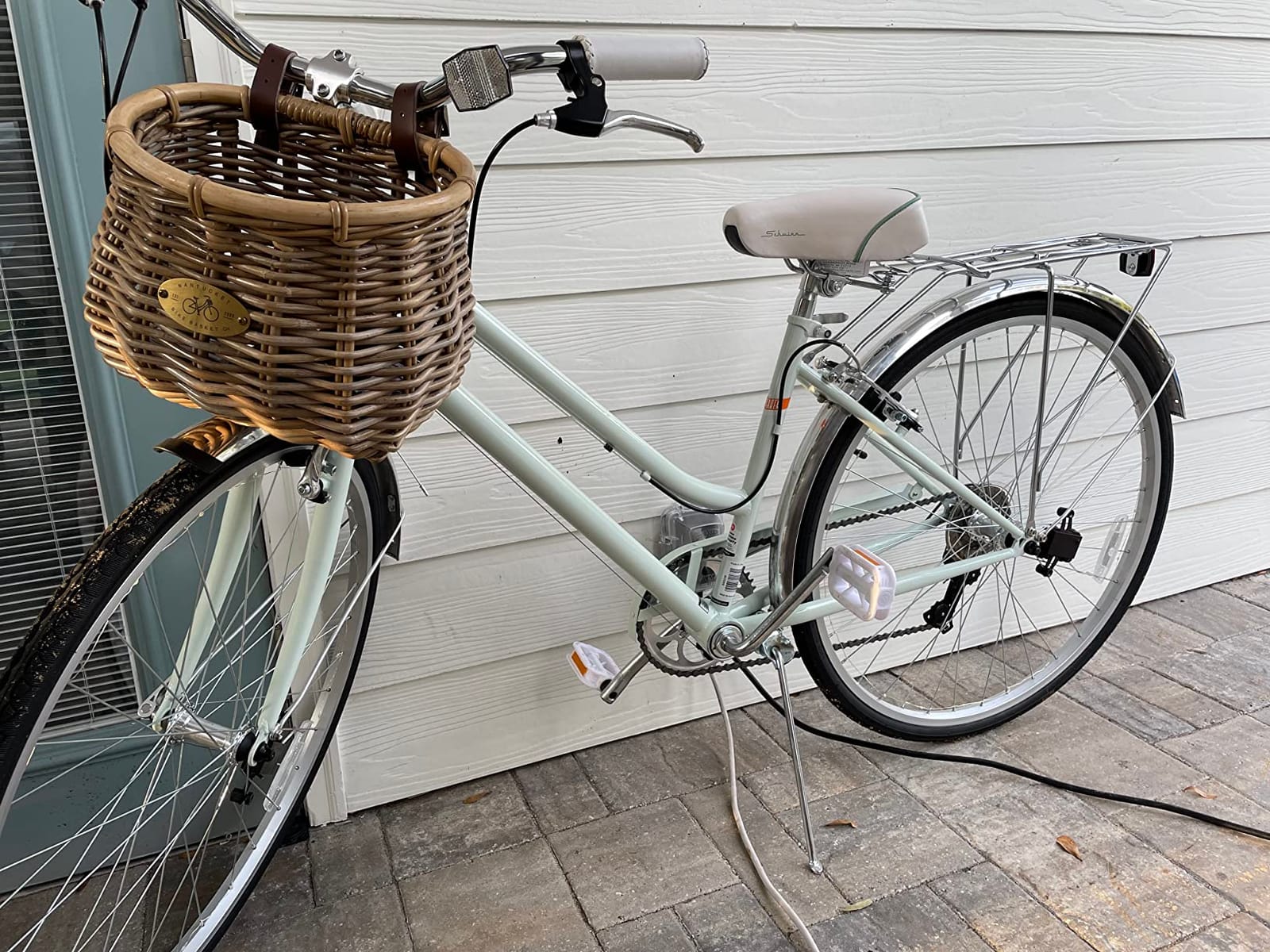 Schwinn Wayfarer Hybrid Bike, 700c Mens and Womens Bike, 7-Speed Hybrid Bicycle, Retro Steel Frame, Front and Rear Linear Pull Brakes, Fenders, Cargo Space, Adult Bicycle customer photo 1