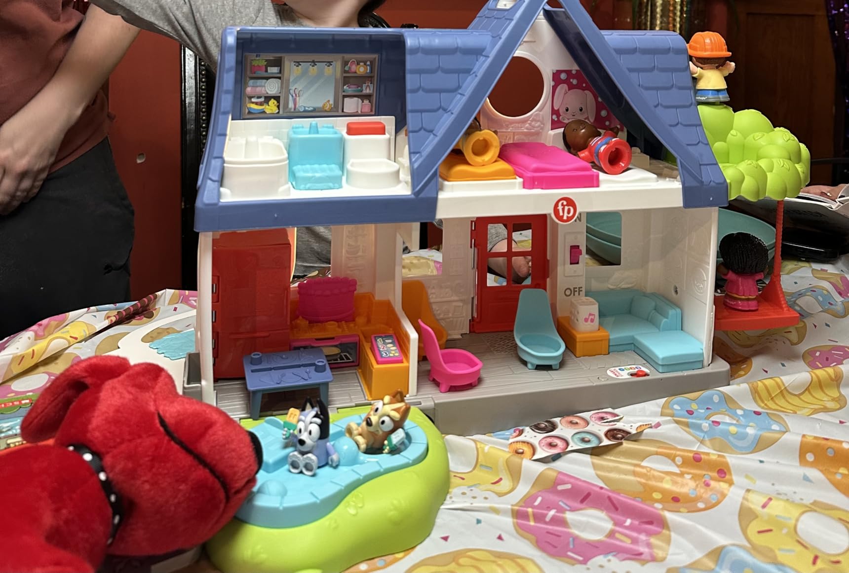 Fisher-Price Little People Friends Together Play House customer photo 1