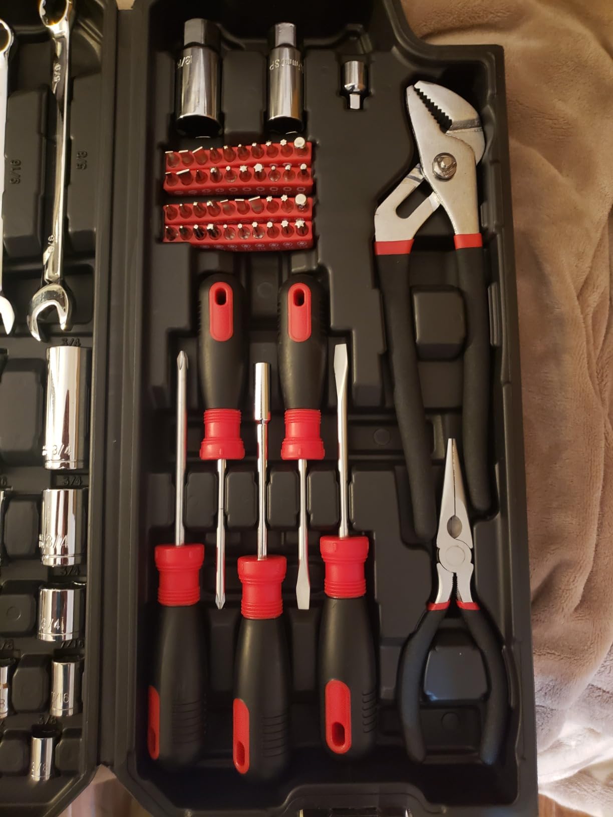 Eastvolt 248 Pieces Mechanics Tool Set, General Purpose Mixed Sockets and Wrenches, Hand Tool Set Auto Repair Tool Kit with Storage Case (EVHT24801) customer photo 1