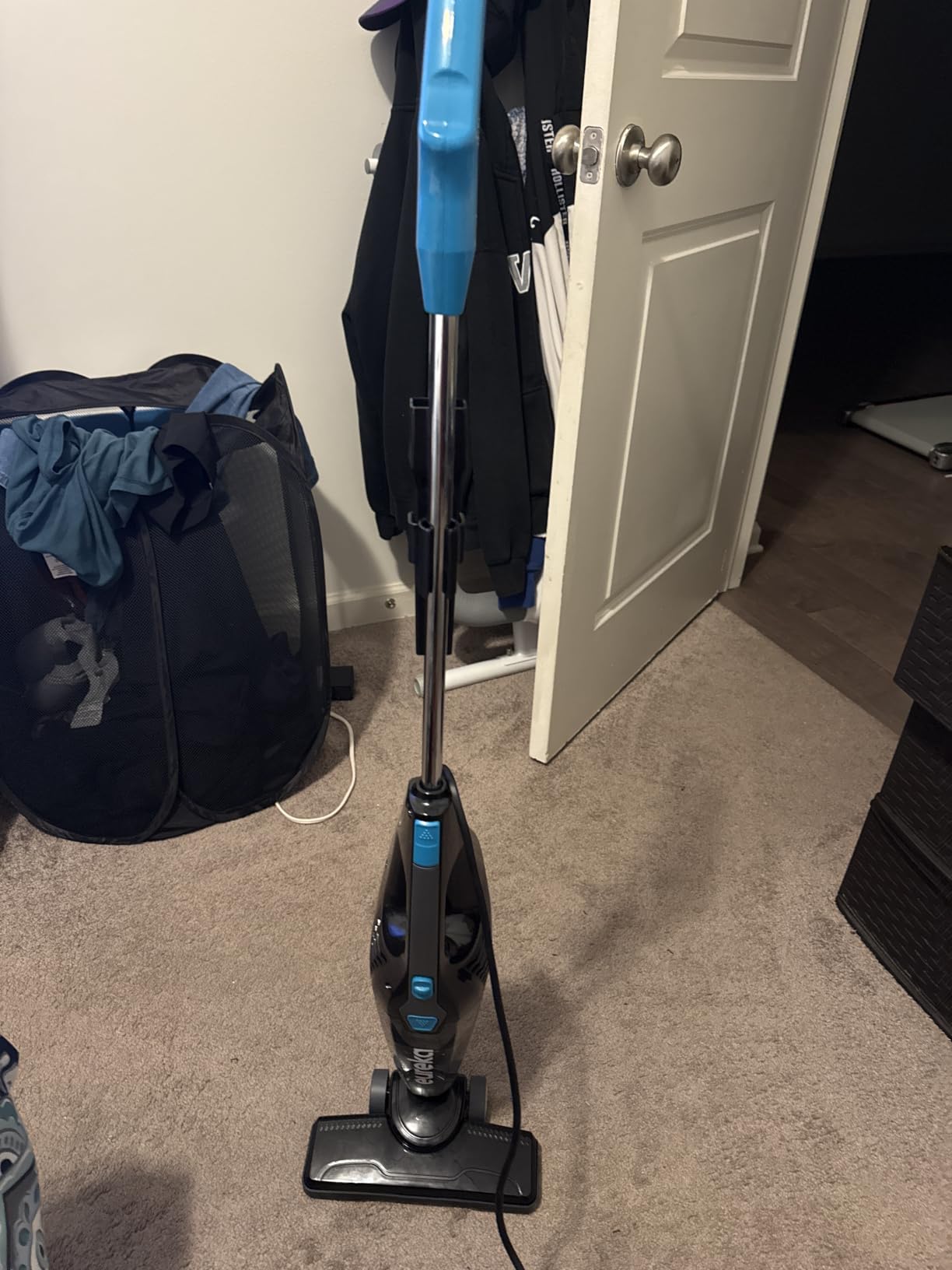 Eureka Blaze Stick Vacuum Cleaner, 3-in-1 Small Vacuum for Home, Aqua Blue customer photo 1