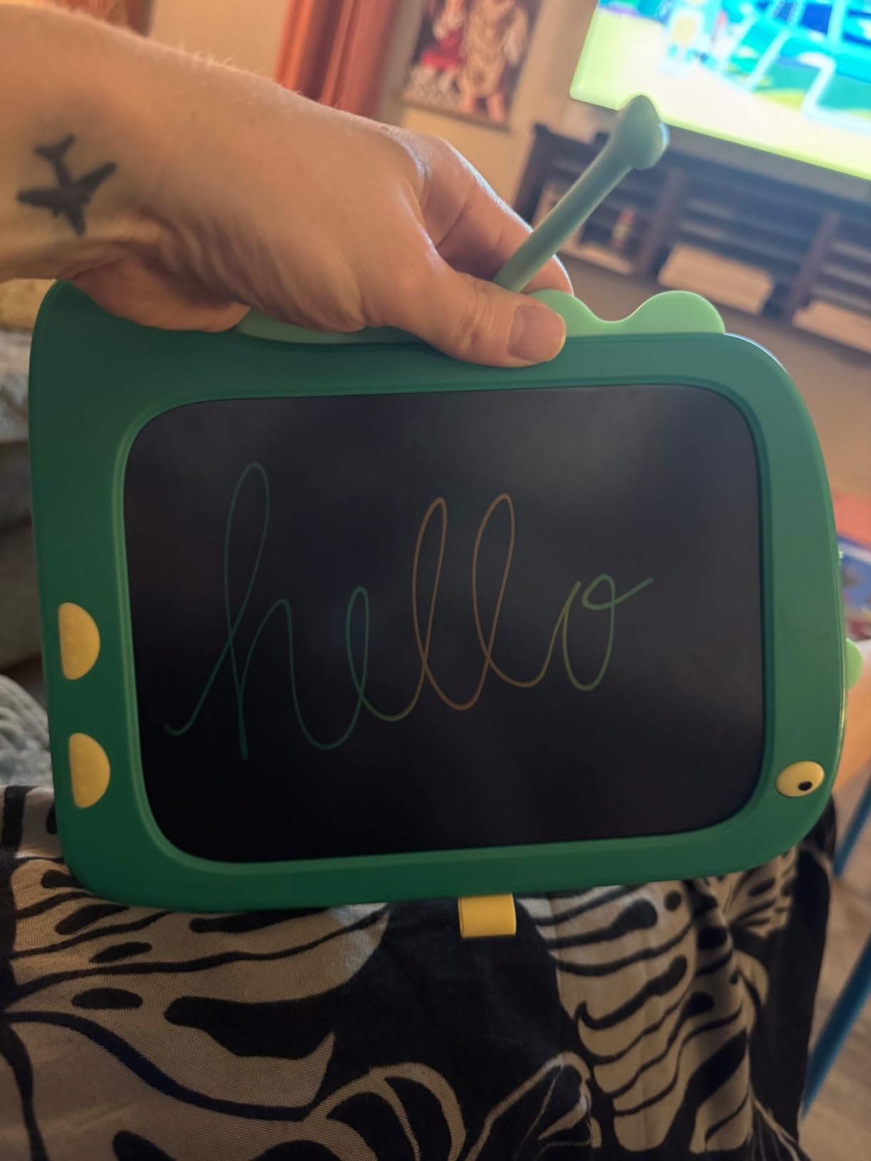 ORSEN 8.5 Inch LCD Doodle Board Tablet Toy - Green Dinosaur Drawing Pad for Kids 2-6 Years Old - Christmas and Birthday Gifts customer photo 2