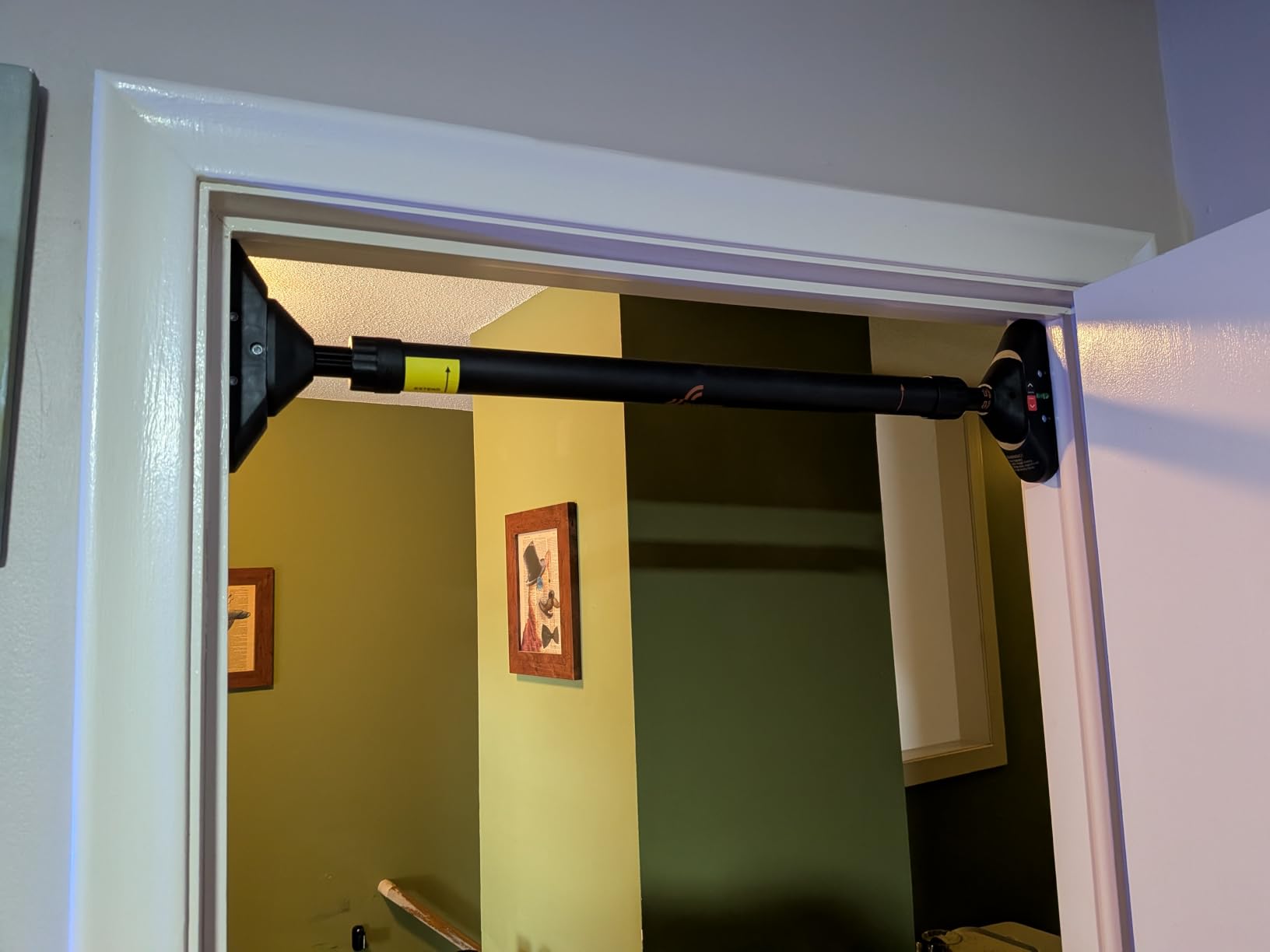 Sportneer Pull Up Bar for Doorway, No-Drill, 29.5-37 in, 440 lb customer photo 2