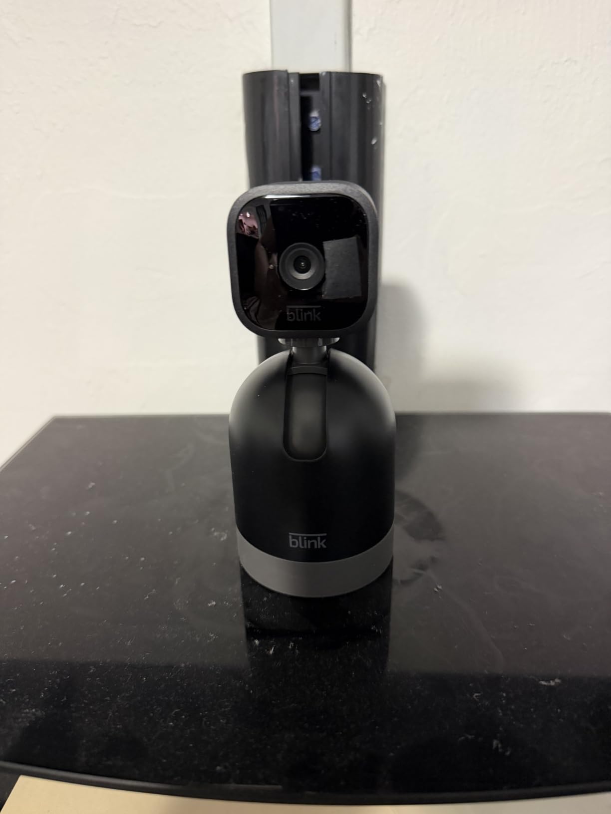 Blink Mini Pan-Tilt Camera (newest model), Rotating indoor plug-in smart security camera, two-way audio, HD video, motion detection, Works with Alexa (Black) customer photo 1