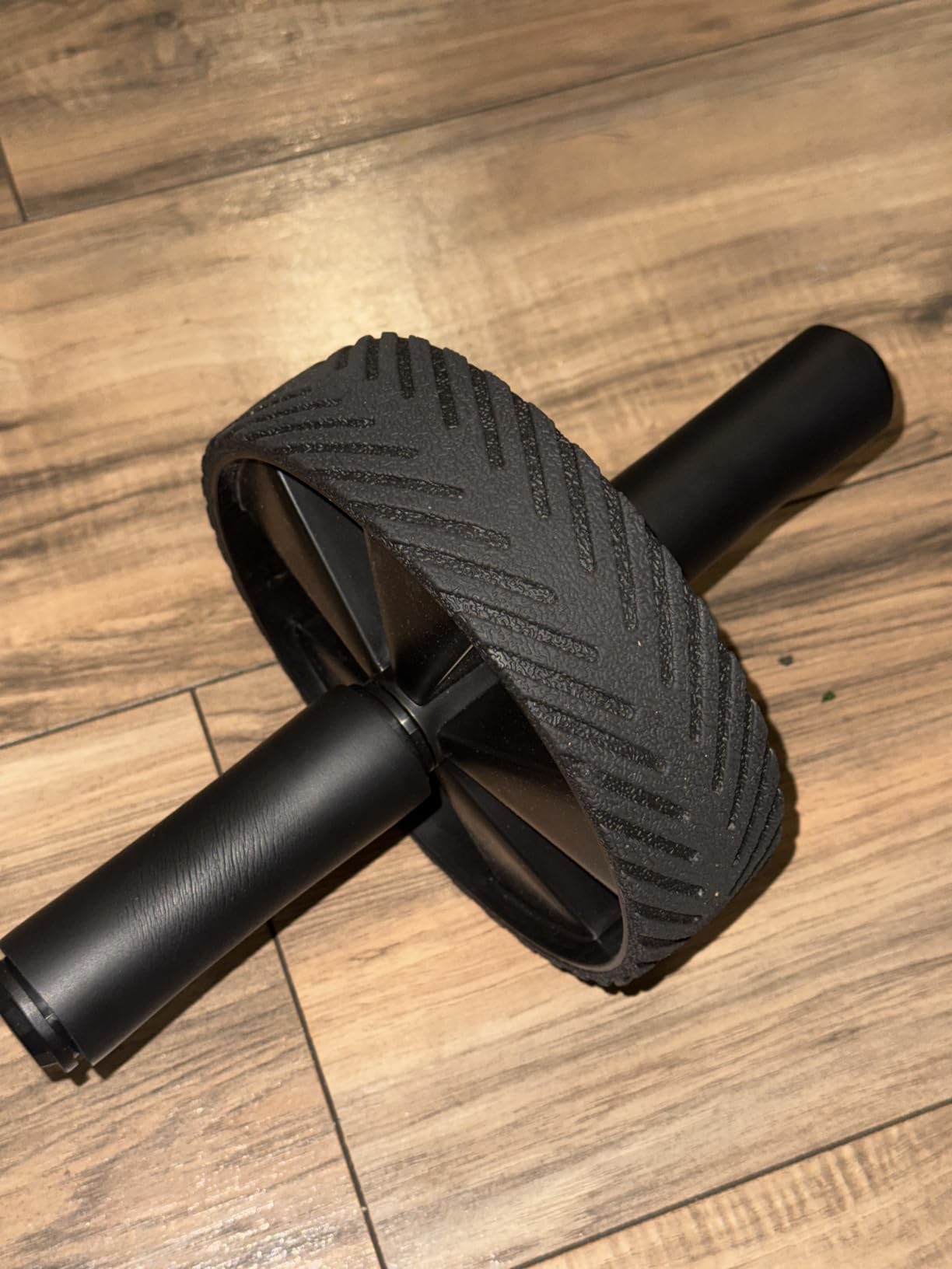 Ab Roller Wheel for Home Gym, Core Strength Workout Equipment for Men Women customer photo 1