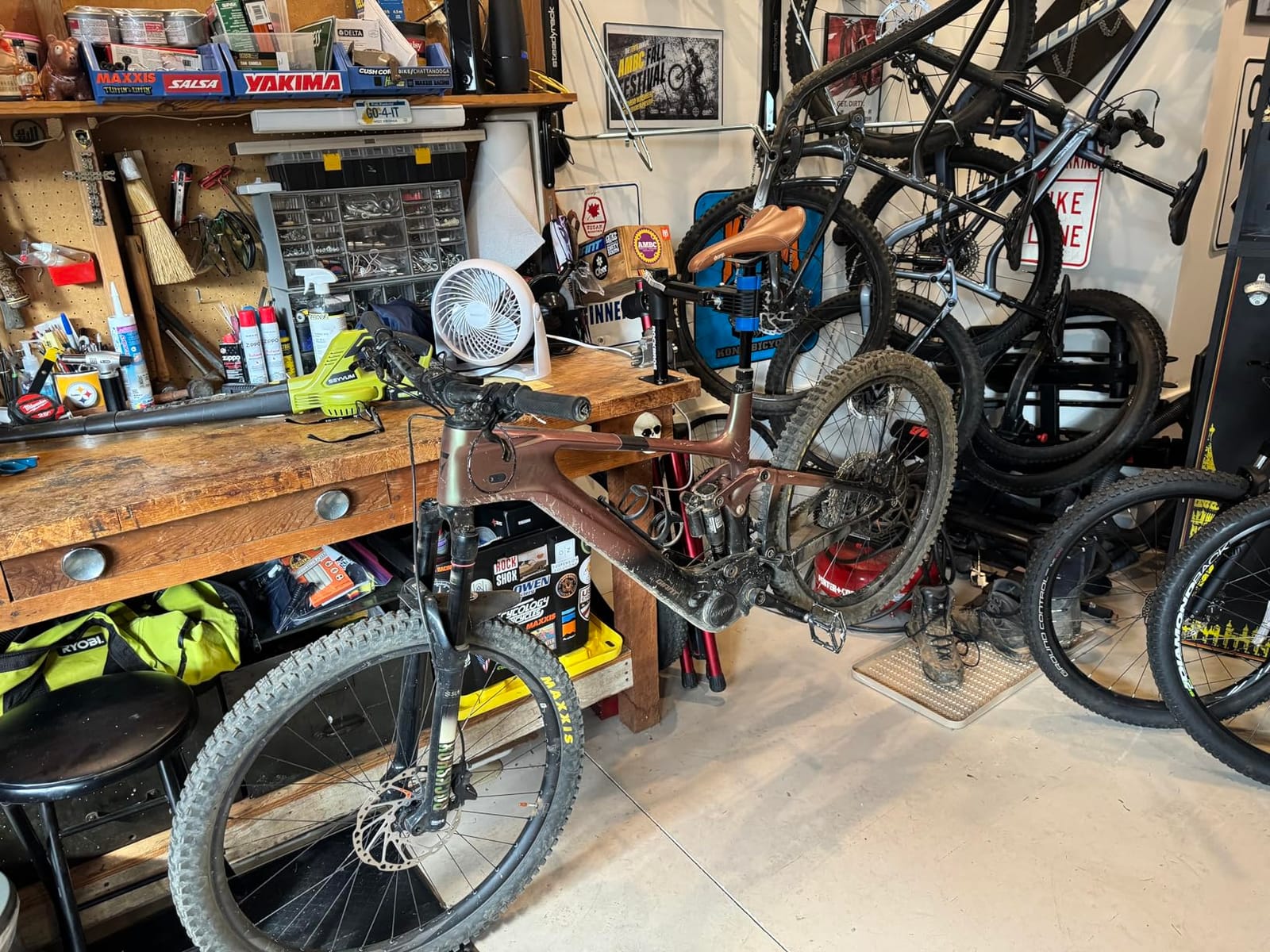 ROCKBROS Bike Repair Stand - Wall/Bench Mount, 44 lbs Capacity customer photo 1