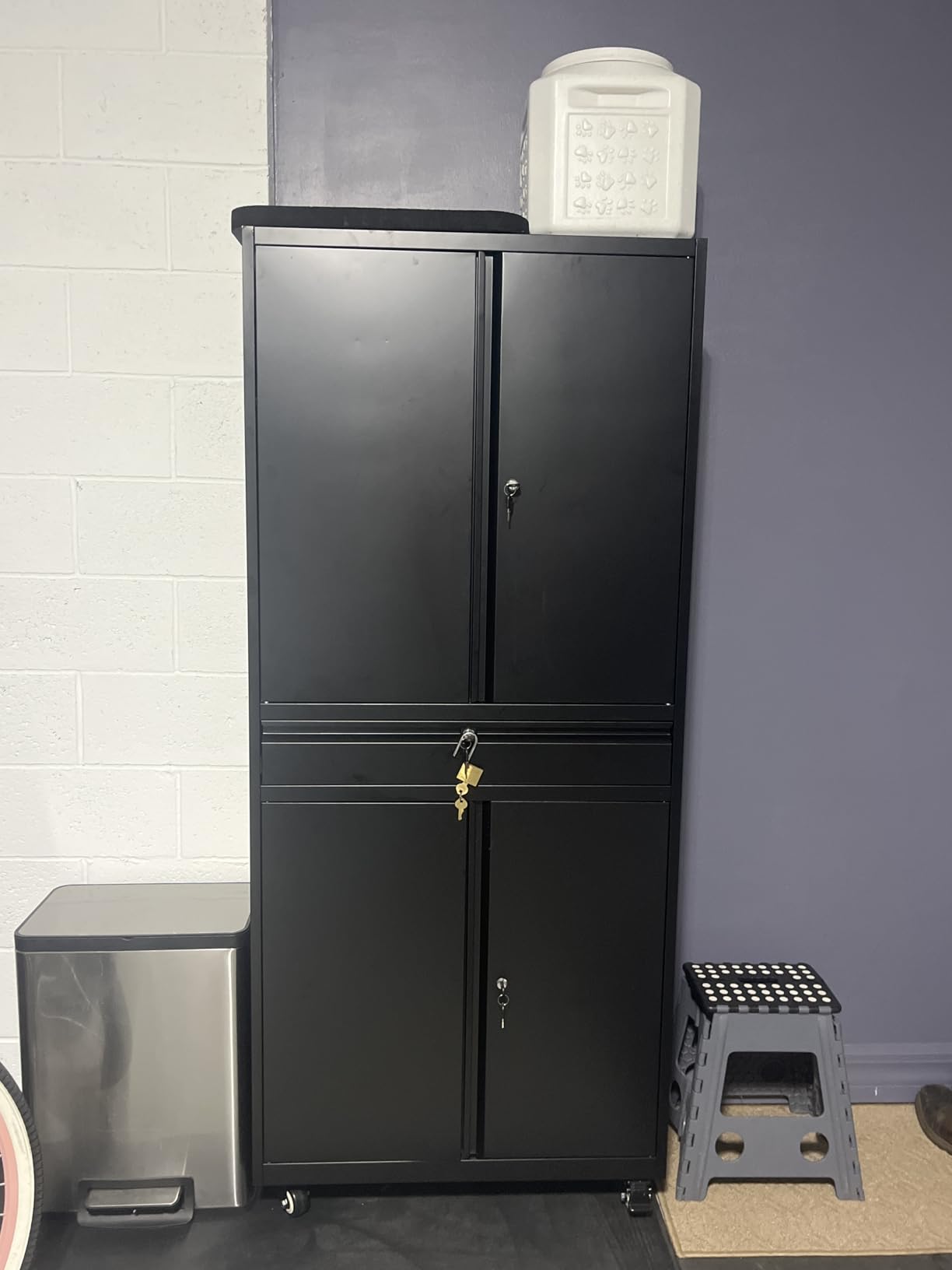 Yizosh Metal Garage Storage Cabinet with 2 Doors and 2 Adjustable Shelves - 35.5