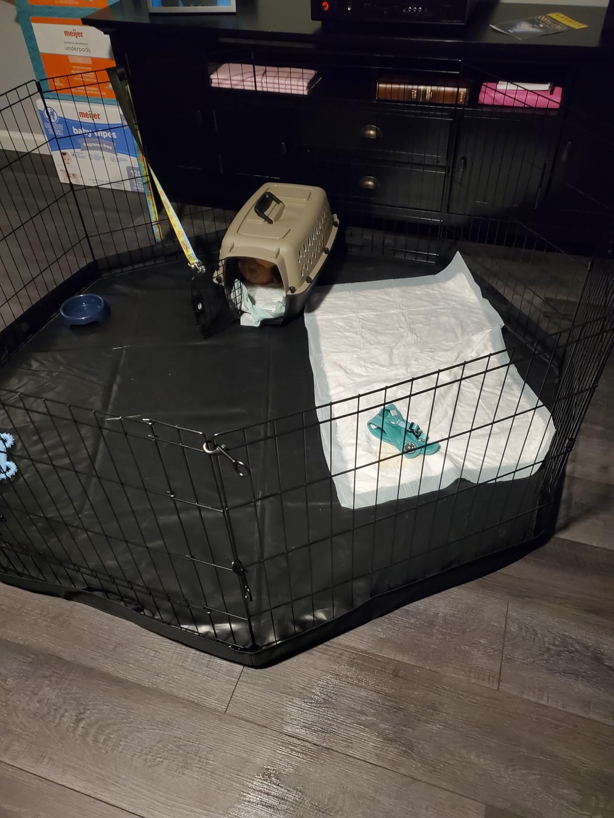 PEEKABOO Dog Playpen 24