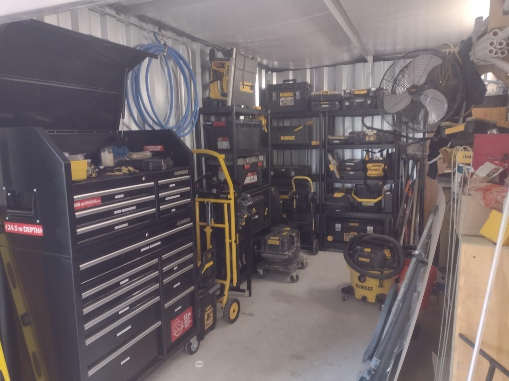 DEWALT Tool Bag, Electrician Tote, Tool Storage and Organization, Durable and Water Resistant, 11 Inch (DWST560105) customer photo 1