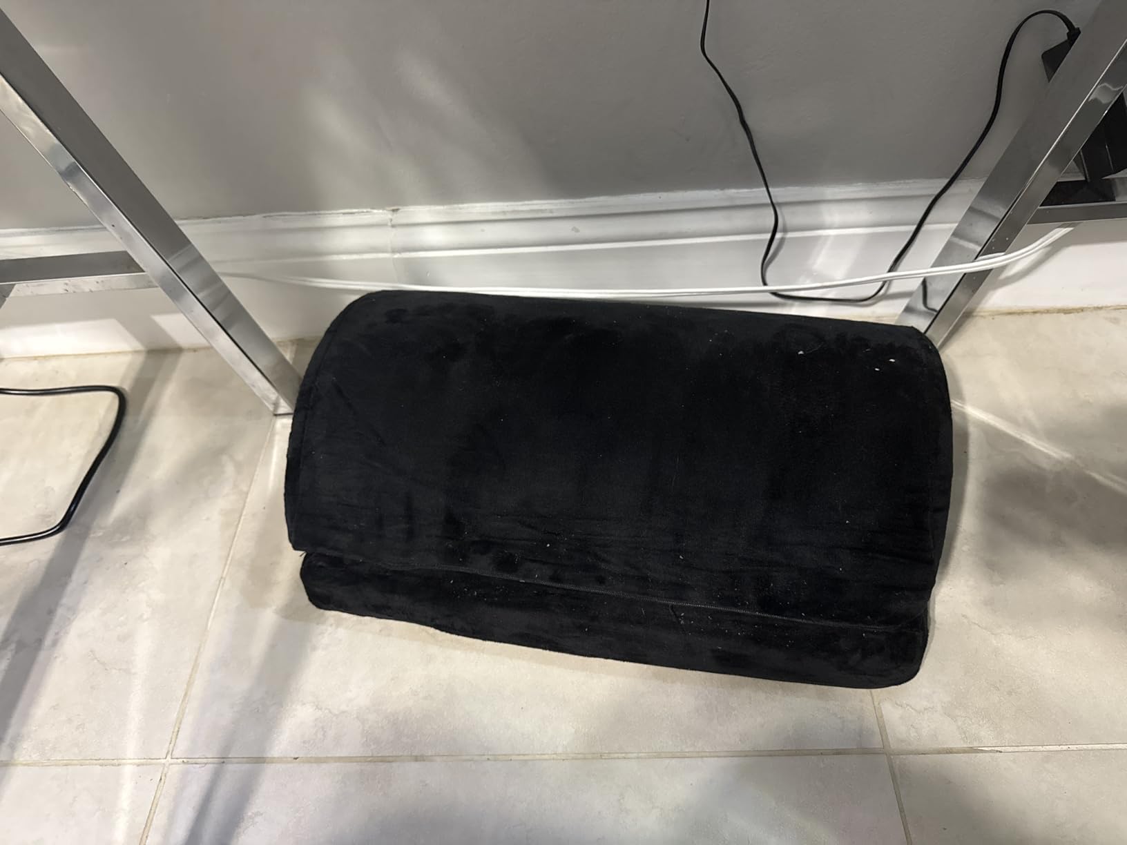 StepLively Foot Rest for Under Desk at Work, 2 Heights Foot Stool, Black customer photo 1