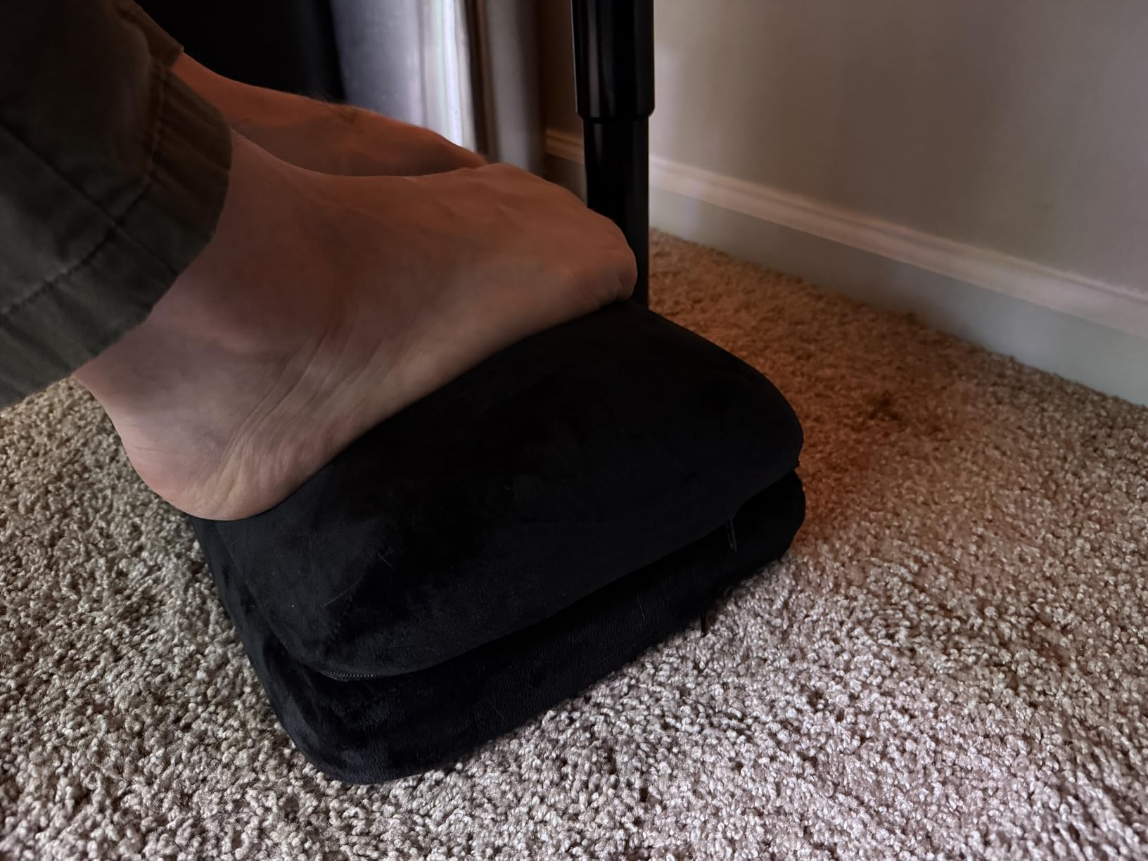 StepLively Foot Rest for Under Desk at Work, 2 Heights Foot Stool, Black customer photo 2