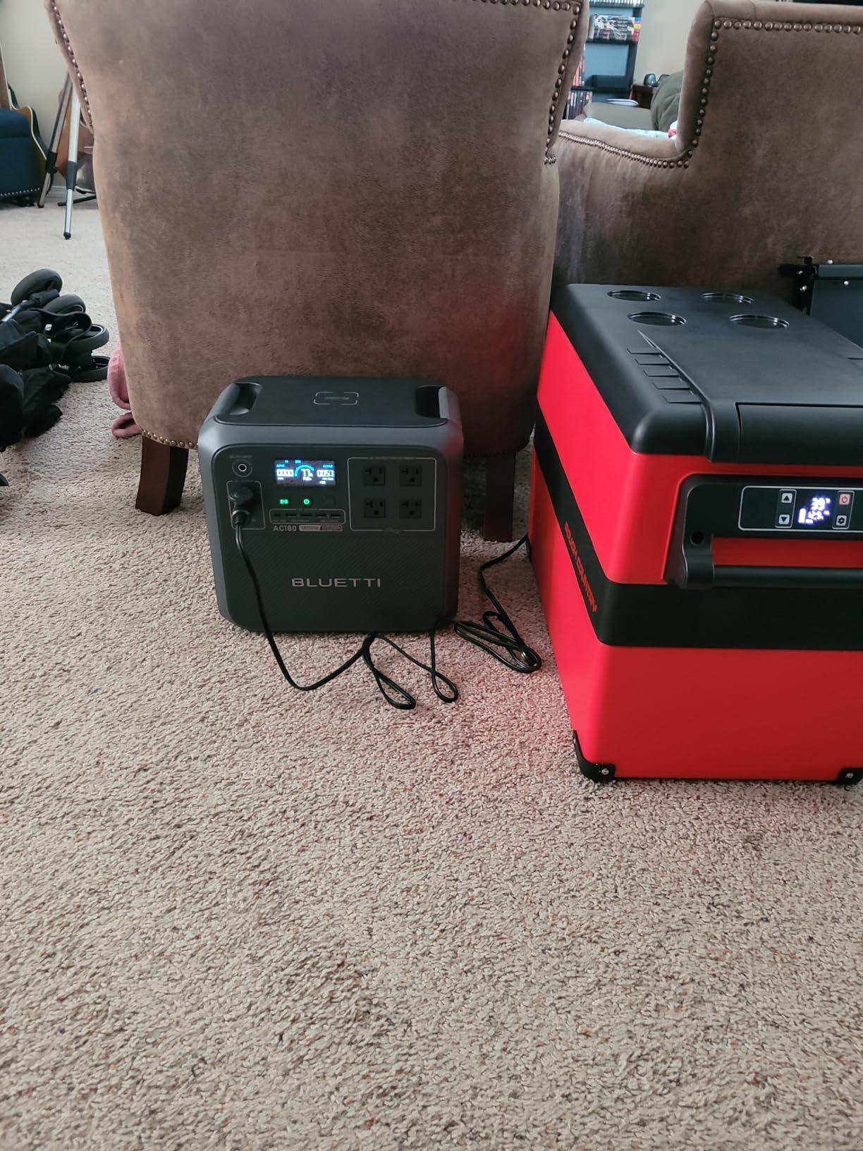 BLUETTI AC180 Solar Generator with 200W Solar Panel Included, 1152Wh 1800W customer photo 2