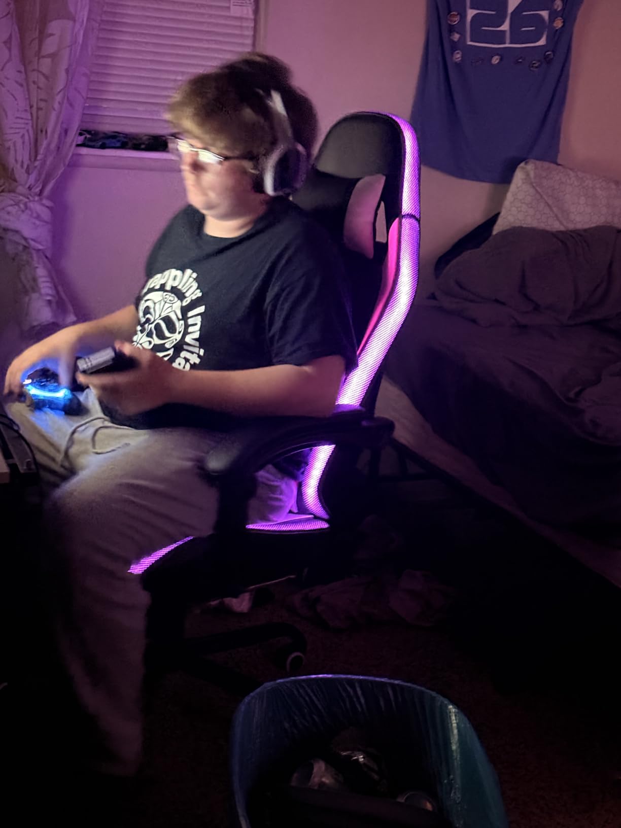 Homall Gaming Chair, Ergonomic, Footrest & Massage Lumbar Support, White customer photo 2
