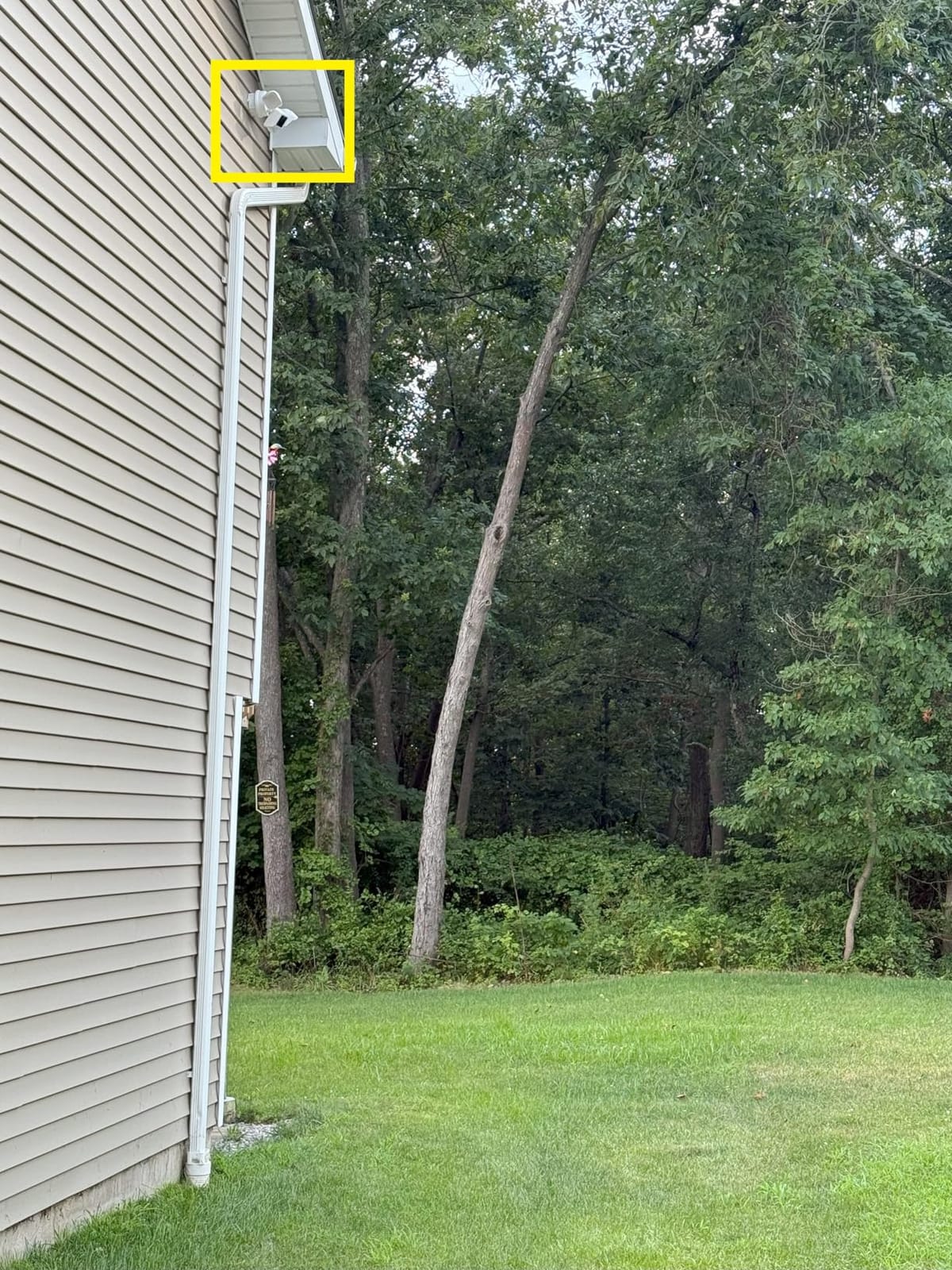 WYZE Floodlight Camera v2, 2K HD Outdoor Security Camera with 2800 Lumens customer photo 2
