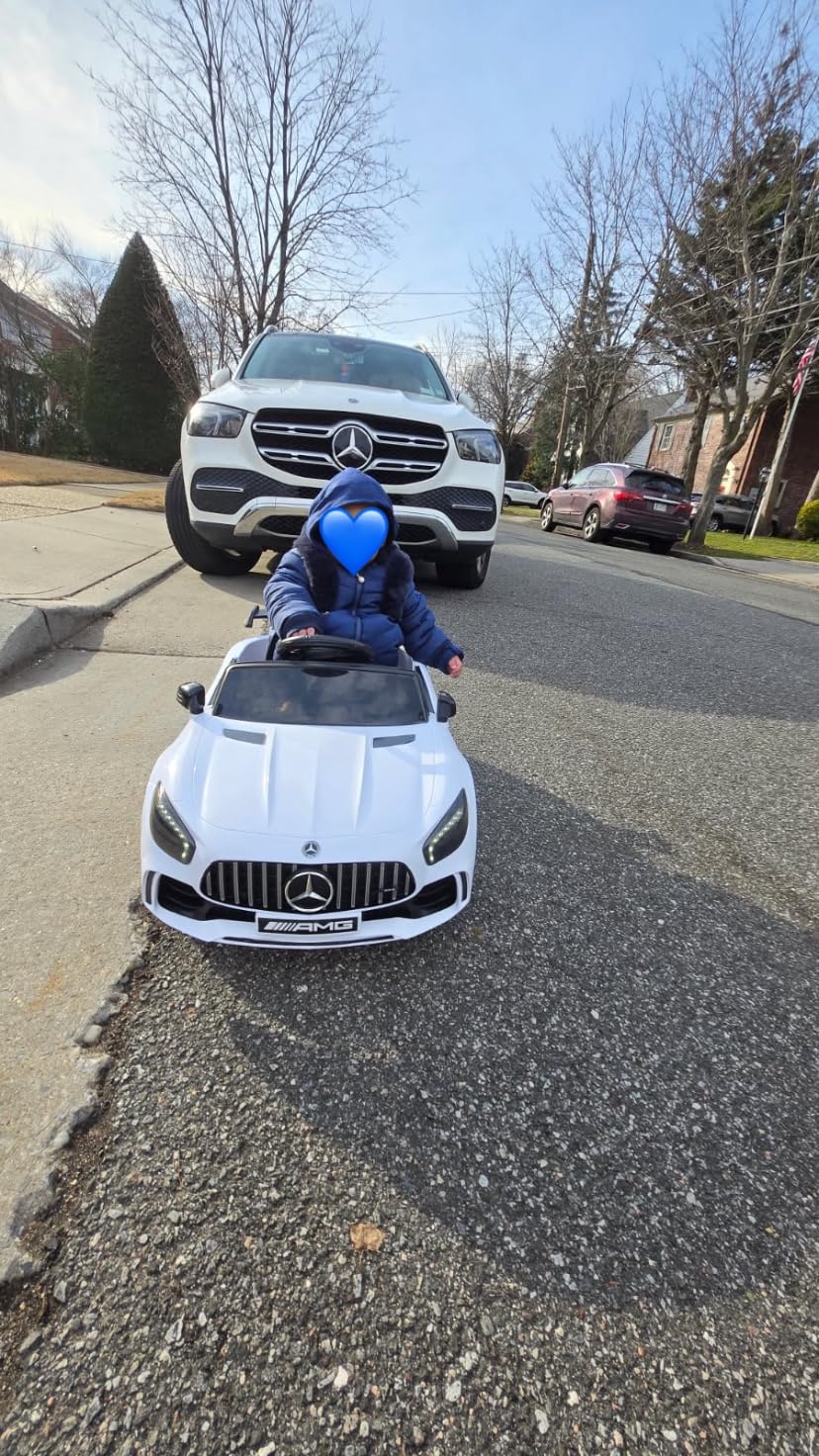 Winado 12V Licensed Mercedes Benz AMG GTR Kids Ride on Electric Car, Black customer photo 2