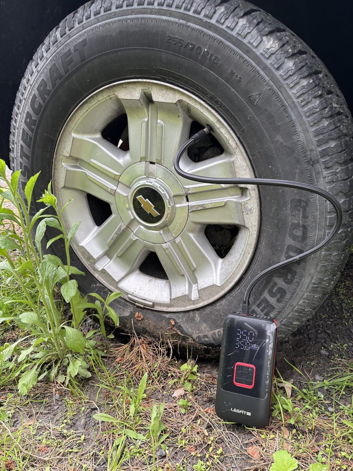 LASFIT TK1 Tire Inflator Portable Air Compressor, Cordless Tire Air Pump for Pickup Truck, SUVs, Heavy-Duty Car Air Pump with Larger 12000mAh Battery, 150PSI Digital Pressure Gauge, Smart Auto Stop customer photo 1