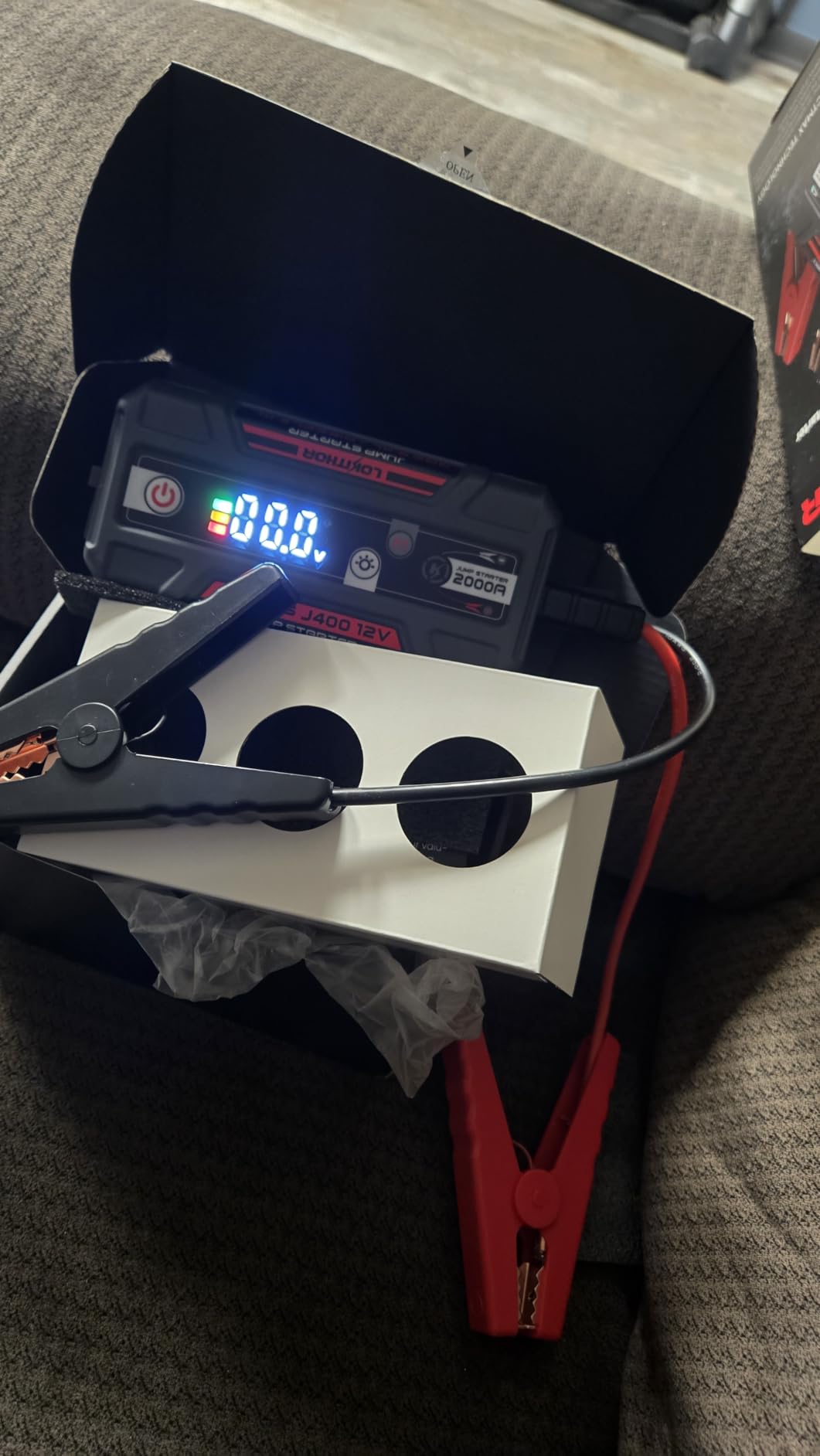 LOKITHOR J400 Portable Jump Starter for Upto 8.0L Gas & 6.0L Diesel Engines customer photo 1