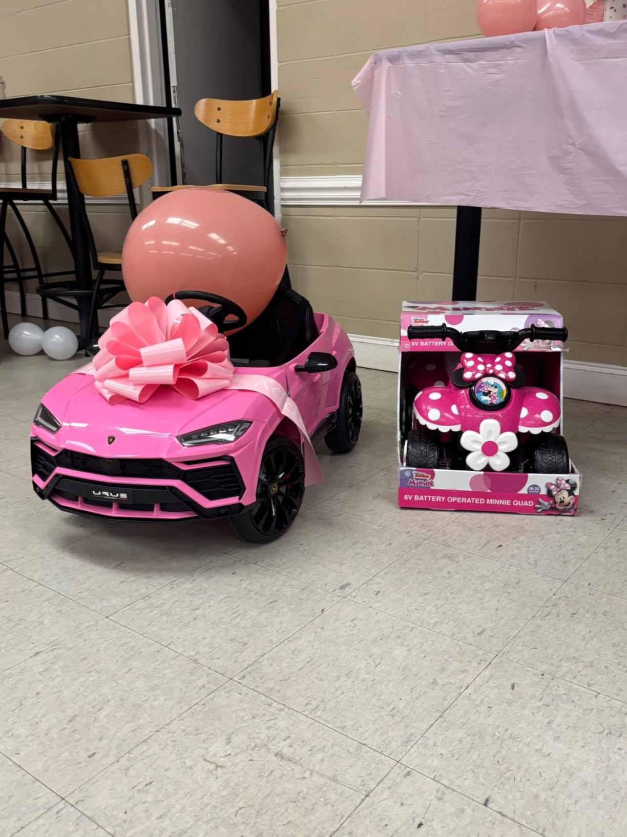 Electric Car for Kids 12V Licensed Lamborghini Ride On Car with Remote Control,Max Speed 2.5Mph,LED Lights,Music Players,Lockable Doors,Spring Suspension,Toddler Cars to Drive,Pink customer photo 2