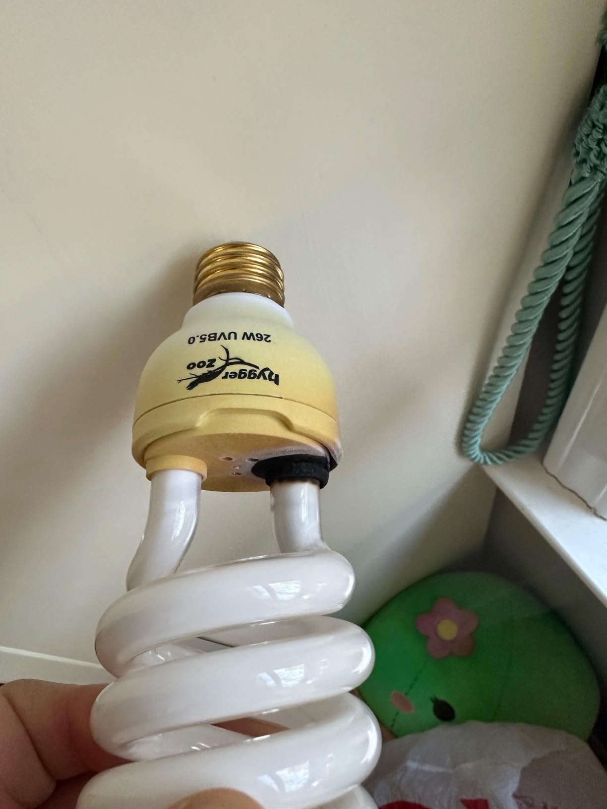 UVB Bulb for Reptiles, 10.0 26W UVB Light for Reptiles, Hygger zoo UVA UVB Reptile Light Bulb Reptile UVB Bulb UVB Light for Bearded Dragon Turtle Lizard Reptile Lamp Terrarium Lamp for Desert Reptile customer photo 1
