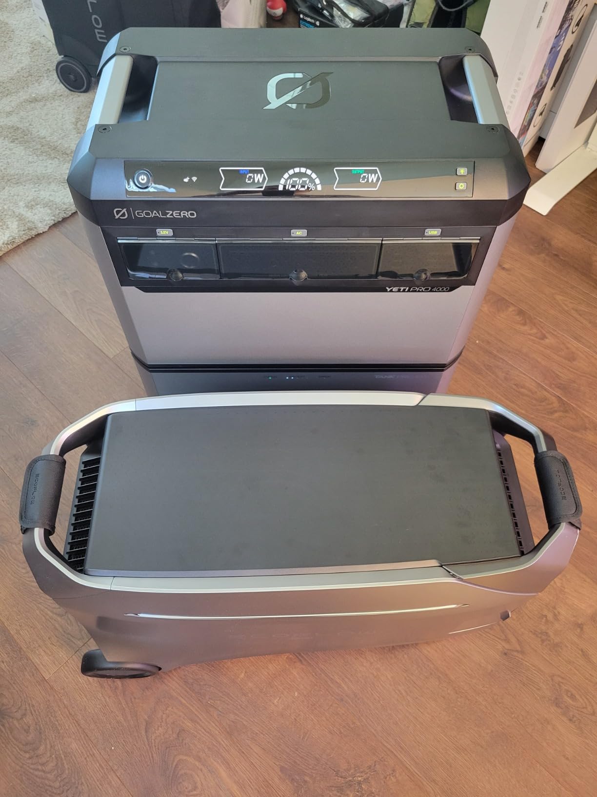 EF ECOFLOW DELTA Pro 3 Portable Power Station, 4096Wh, 4000W AC Output customer photo 1
