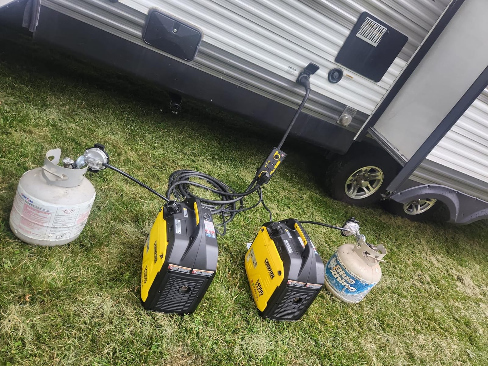 Champion 4000-Watt Dual Fuel RV Ready Portable Inverter Generator customer photo 1