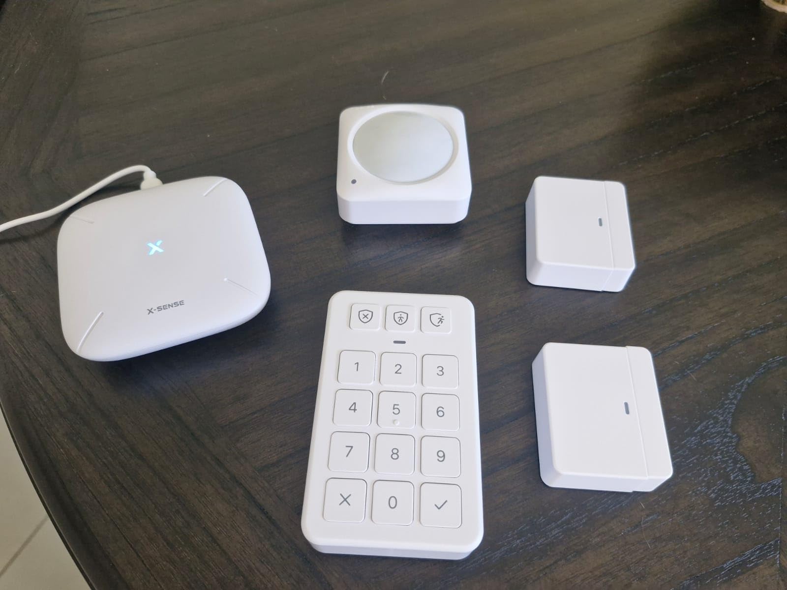 X-Sense Smart Home Security System, Wireless Security System 5-Piece Set, Supports Mobile App Alerts, Compatible with Alexa, Includes 1 Base Station, 2 Door Sensors, 1 Motion Sensor, 1 Keypad, AS05 customer photo 1
