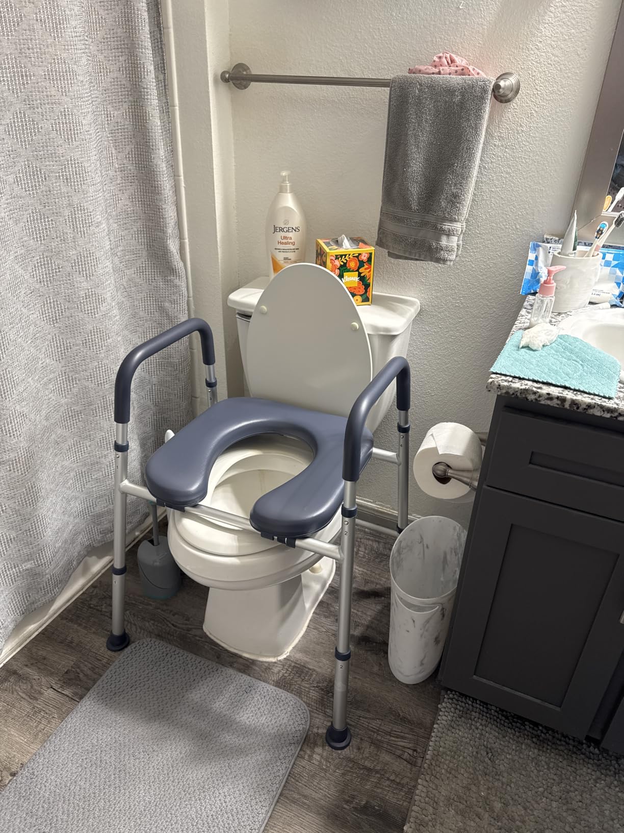 HOMLAND Toilet Seat Risers for Seniors, Raised Toilet Seat with Handles customer photo 1