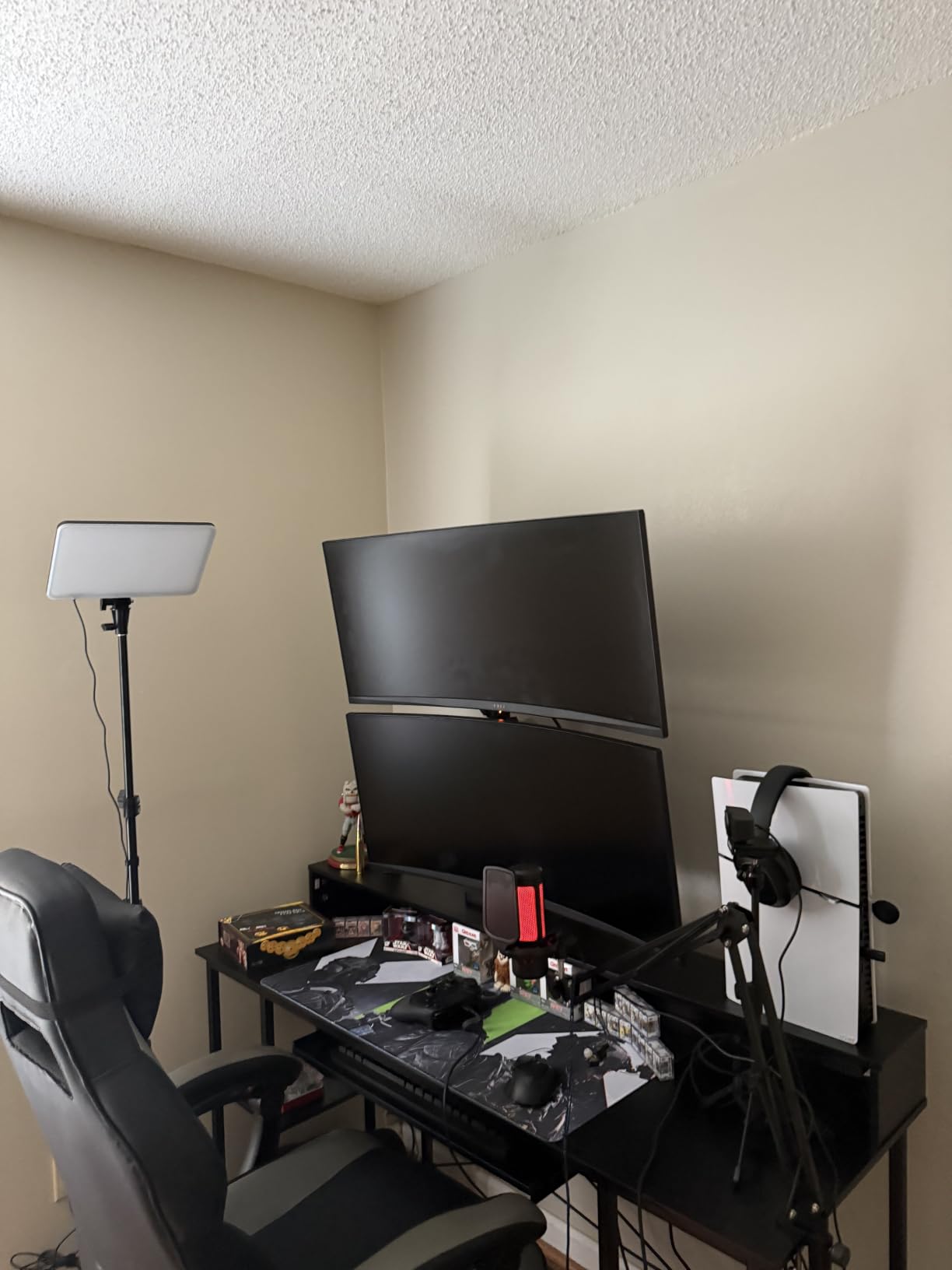 WALI Adjustable Dual Monitor Arm for 13-32 inch Screens, 22 lbs per Arm customer photo 1