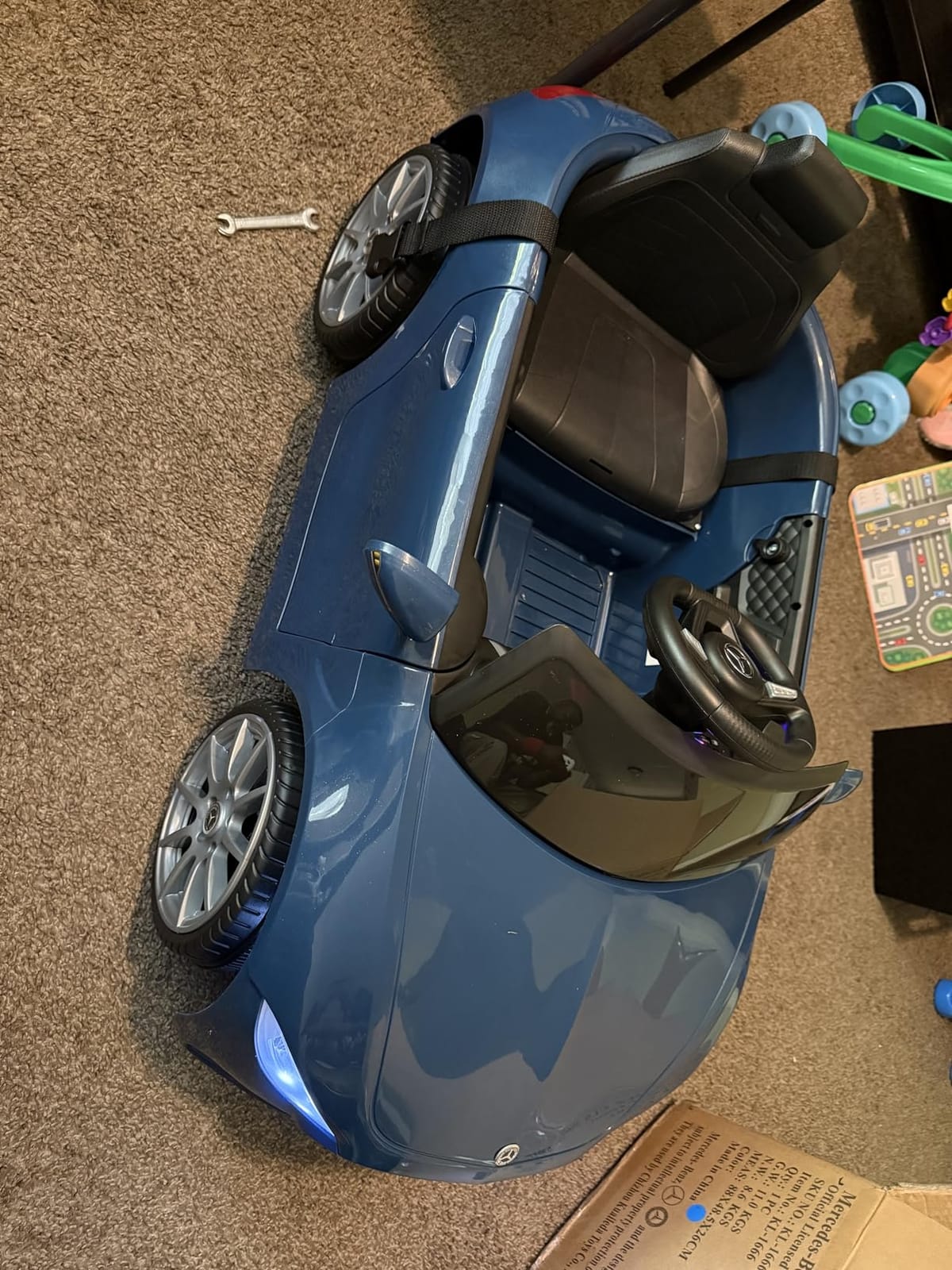 Licensed Mercedes-Benz CLS 350 12V Ride On Car Truck for Kids customer photo 2