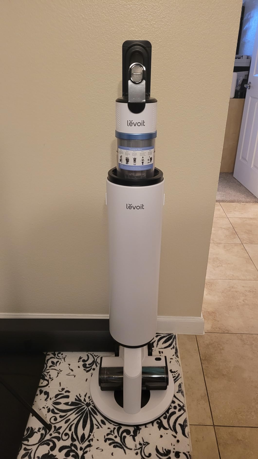 LEVOIT AERO™ Cordless Vacuum, Auto-Empty Station, Up to 70 Minutes, Premium customer photo 2