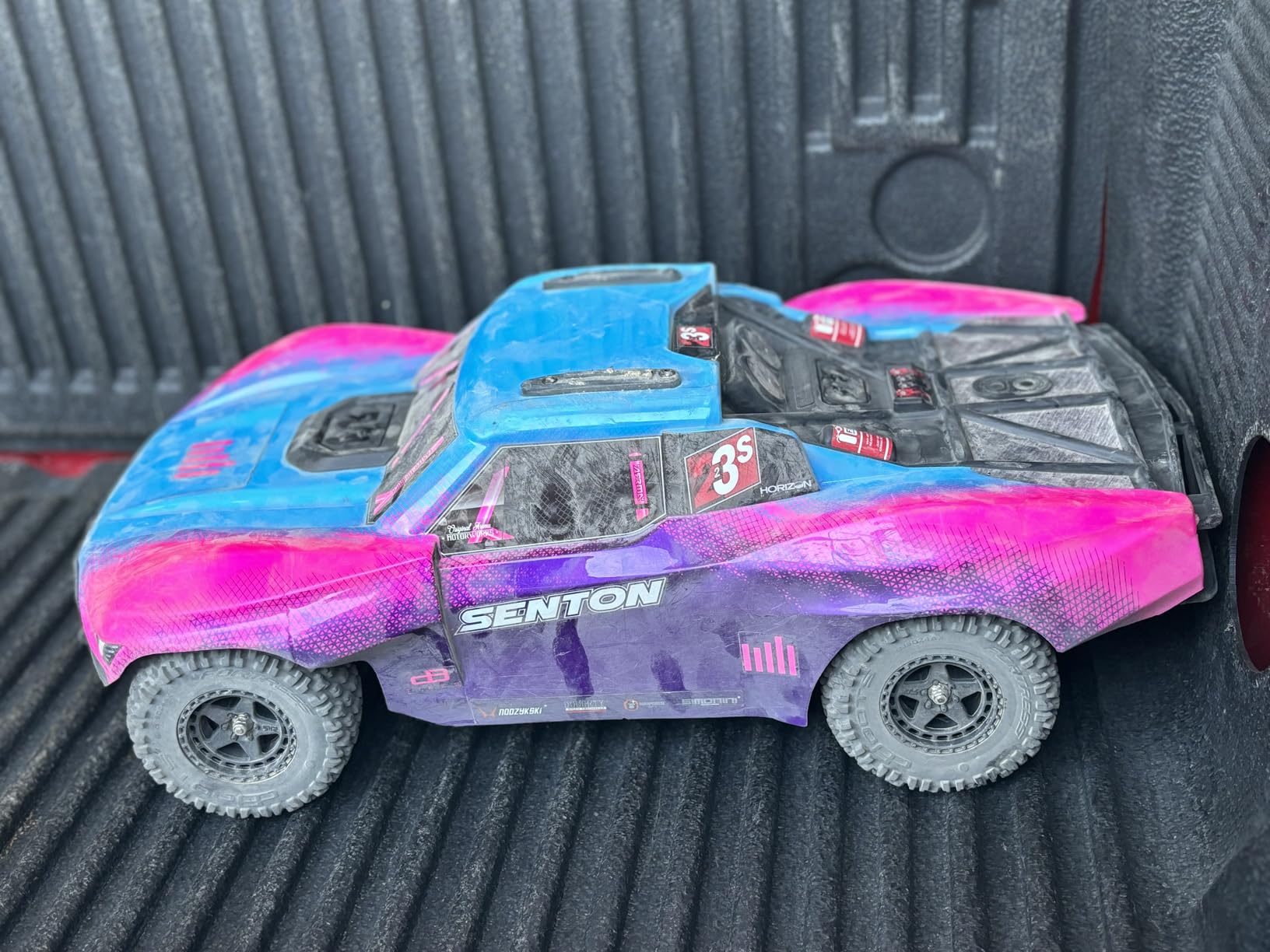 ARRMA RC Truck 1/10 SENTON 4X4 223S BLX BRUSHLESS Short Course Truck RTR (Battery and Charger Not Included) with DSC, Yellow, ARA4303V4T1 customer photo 2