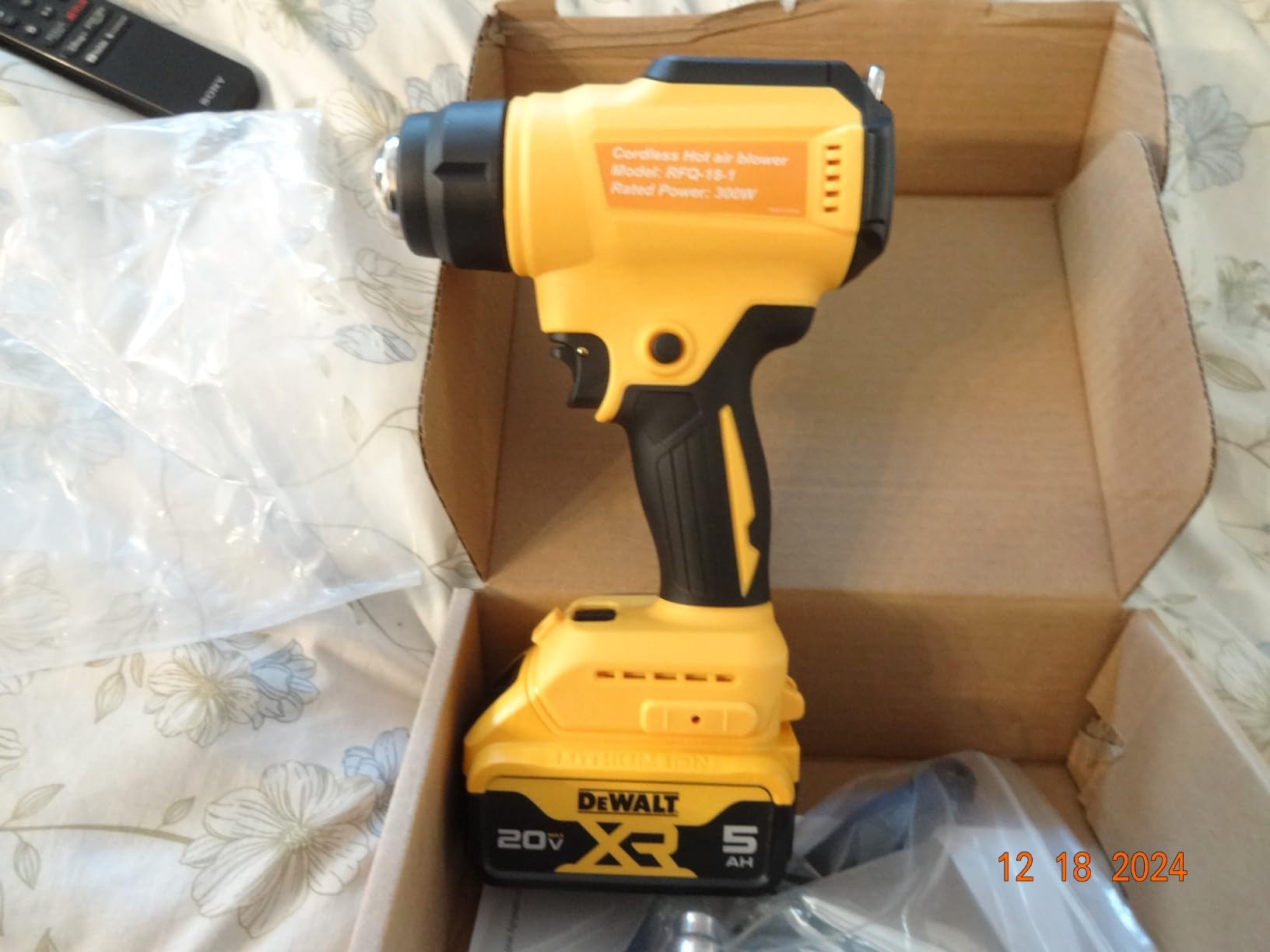Cordless Heat Gun for Dewalt 20V Battery(NO Battery), 350W,LED Light,Fast Heating Soldering Hot Air Gun 1022℉-1328℉ Variable Temperature Control with 4pcs Nozzles&Scraper for Crafts, Shrink Wrap customer photo 1