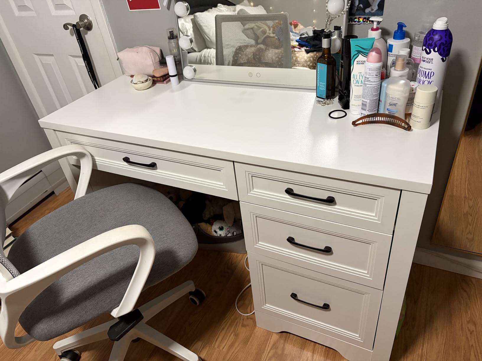 Vabches Farmhouse Executive Desk with Storage and Ample File Drawer, Rustic Large Home Writing Desk for Bedroom, White customer photo 1