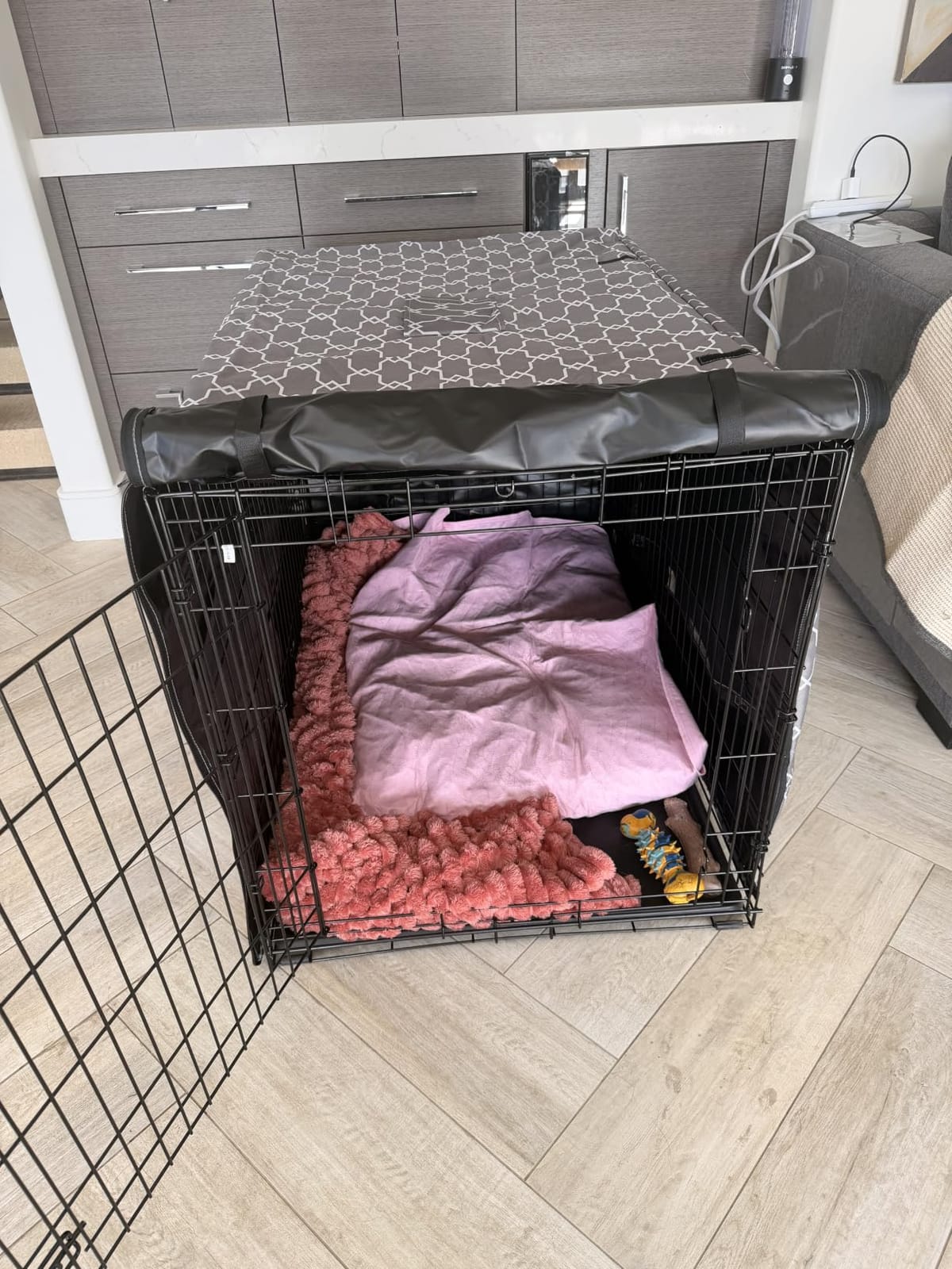 Amazon Basics Dog Cage Cover for 42-inch Wire Crates, Heavy-Duty with Zippered Panels customer photo 2