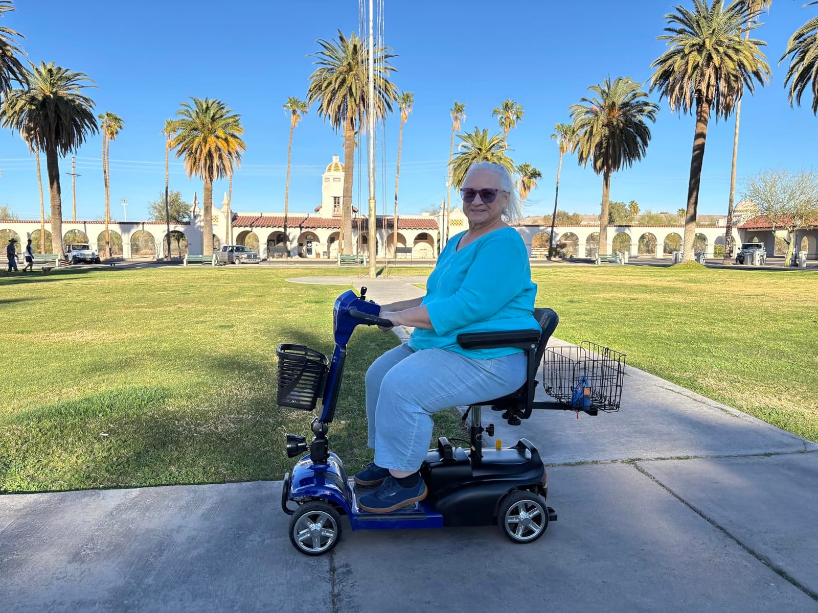 Ecomobi 32 Miles Heavy-Duty 1000W MobilityScooter for Seniors & Adults customer photo 1