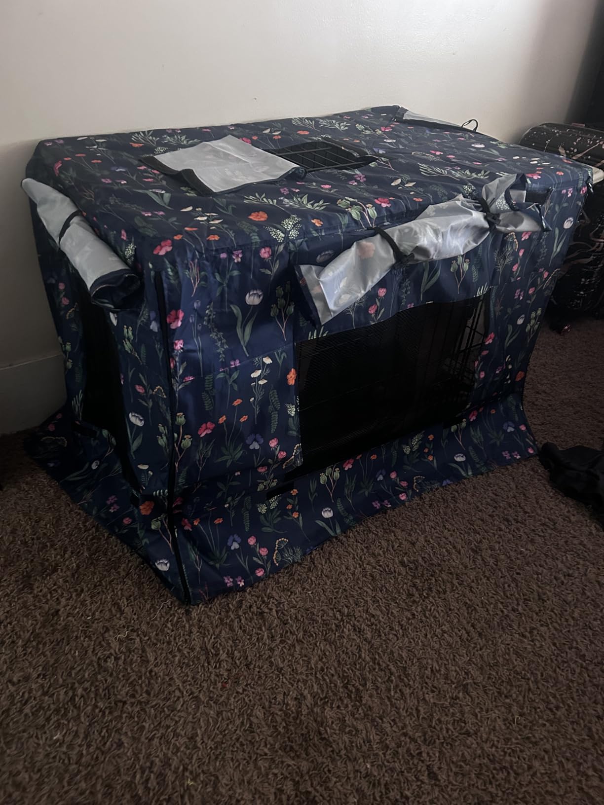 Bienbee Dog Crate Cover, 24 inches Windproof Crate Covers for Dog Cages Breathable Dog Kennel Cover Double Sided Zipper Dog Cage Cover for Wire Dog Cage Indoor Outdoor Protection customer photo 2