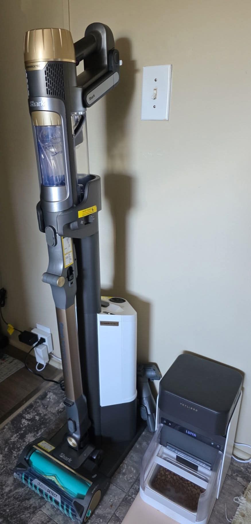 Shark PowerDetect Pet Plus Clean & Empty Cordless Stick Vacuum, IP3253 customer photo 2