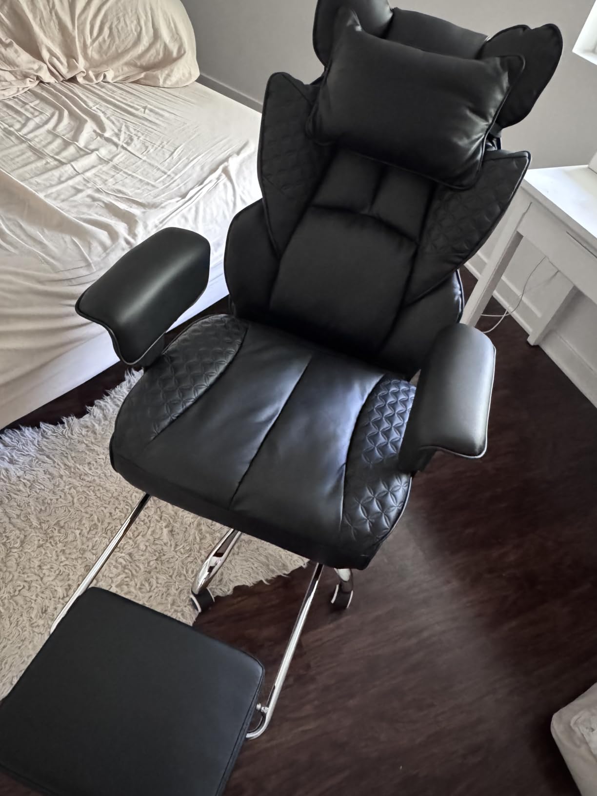 GTPLAYER Big and Tall Gaming Chair 400lbs Heavy Duty Office Chair with Foot Rest & Ergonomic Pocket Spring Lumbar Support, High Back 3D Saddle Shaped Cushion for Back Pain Relief, Matte-Black customer photo 2